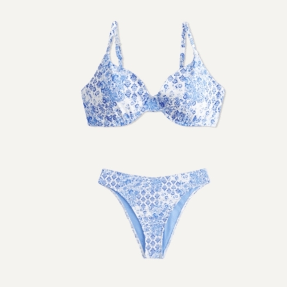 Hollister Curvy High-Leg High-Waist Cheeky

BLUE LAVENDER PRINT - Picture 4 of 4